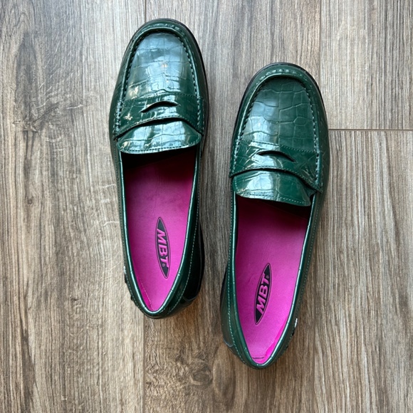 MBT Green Patent Leather Rocking Loafers | 40 - Picture 7 of 14